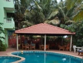 Nifa Hotel Morjim Exterior photo